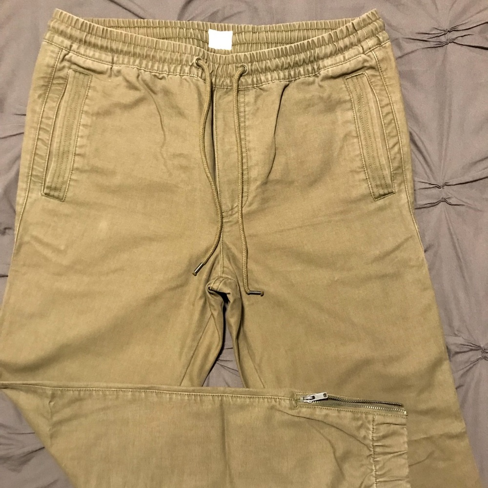 Gap army green jogger
